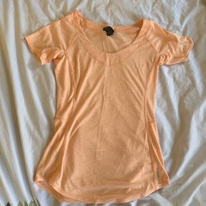 Merrell fitted women’s workout top (orange/pink)